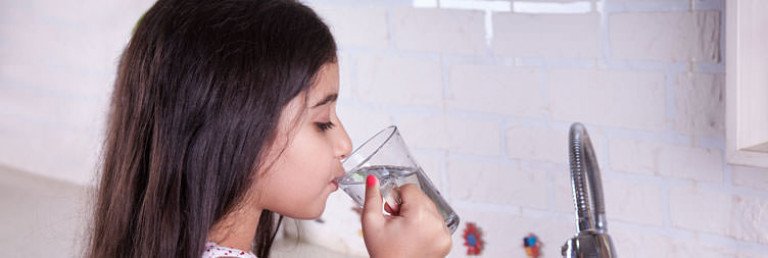 girldrinking